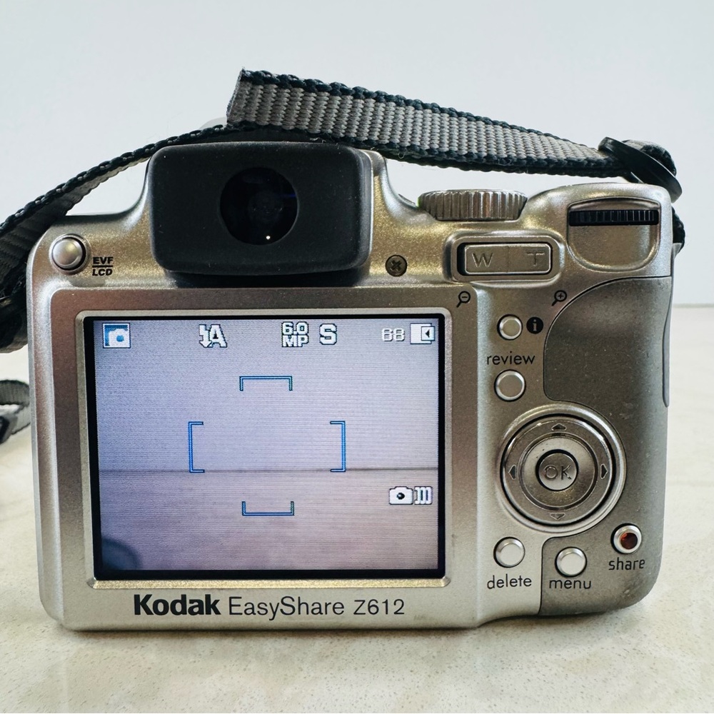 Kodak EasyShare Z612 Digital Camera 12x Opt Zoom 6.1MP New Battery Tested Works - Picture 10 of 16